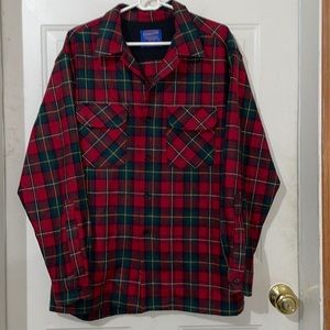 Vintage Pendleton plaid wool button up. M